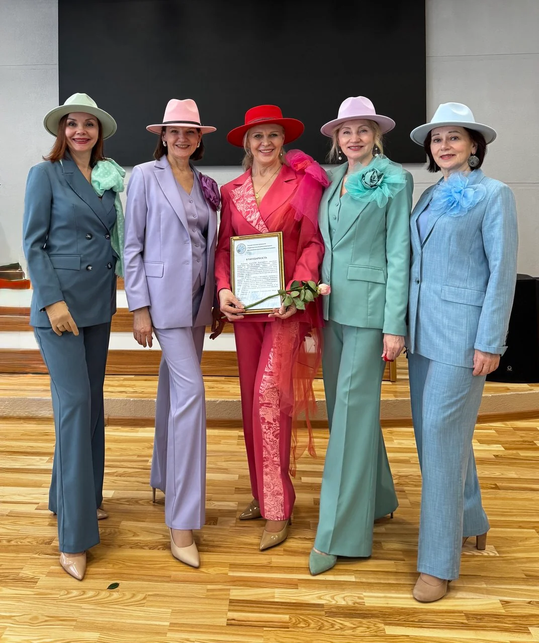 В Боровлянах модели 50+ представили весеннюю коллекцию одежды 