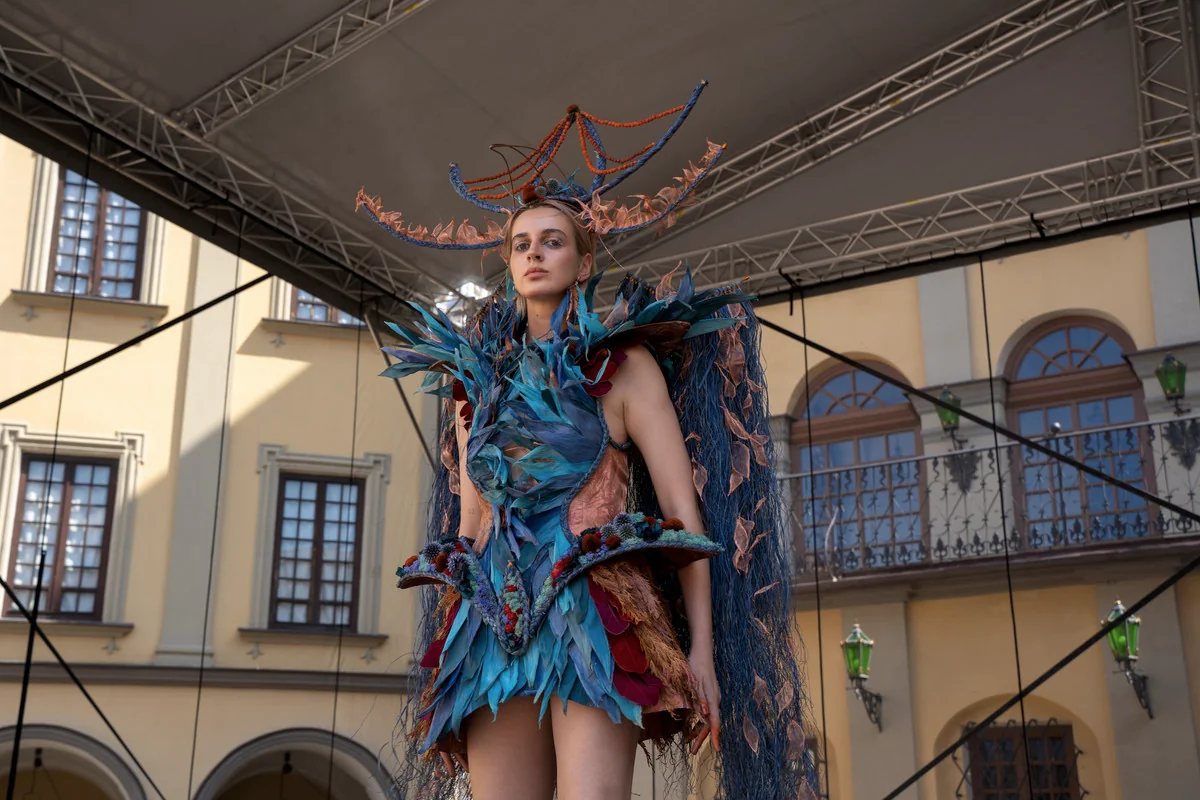 Несвижский замок расцвел: Фестиваль «Кветкі Нясвіжа» собрал тысячи гостей